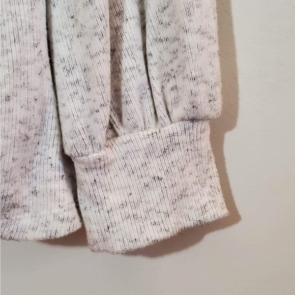 Karen Kane Side Pick Up Top in Heather - Picture 5 of 7